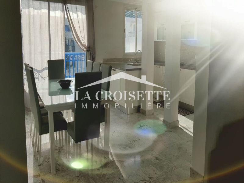 Duplex semi-meublé S+3 vue sur mer à Gammarth